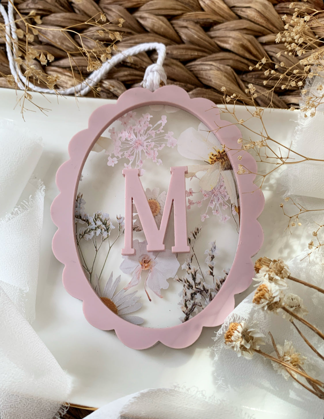 Scalloped floral Easter Initial Tag