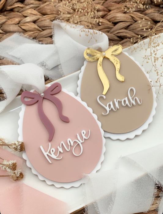 Pastel scalloped Easter basket tags with bows