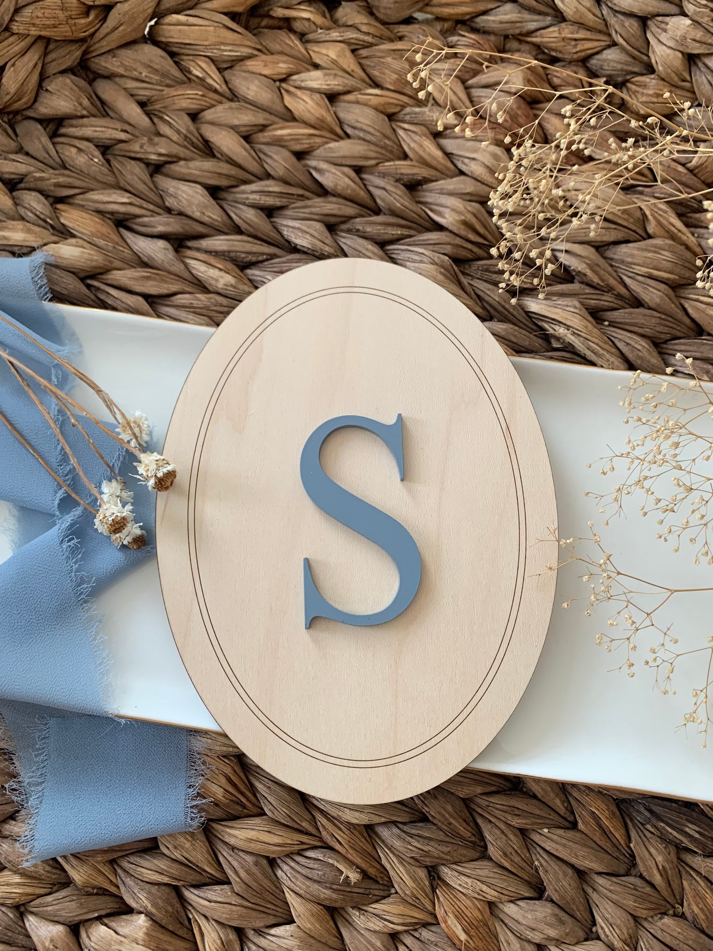 Nursery monogram plaque, scalloped oval baby initial shelf sign