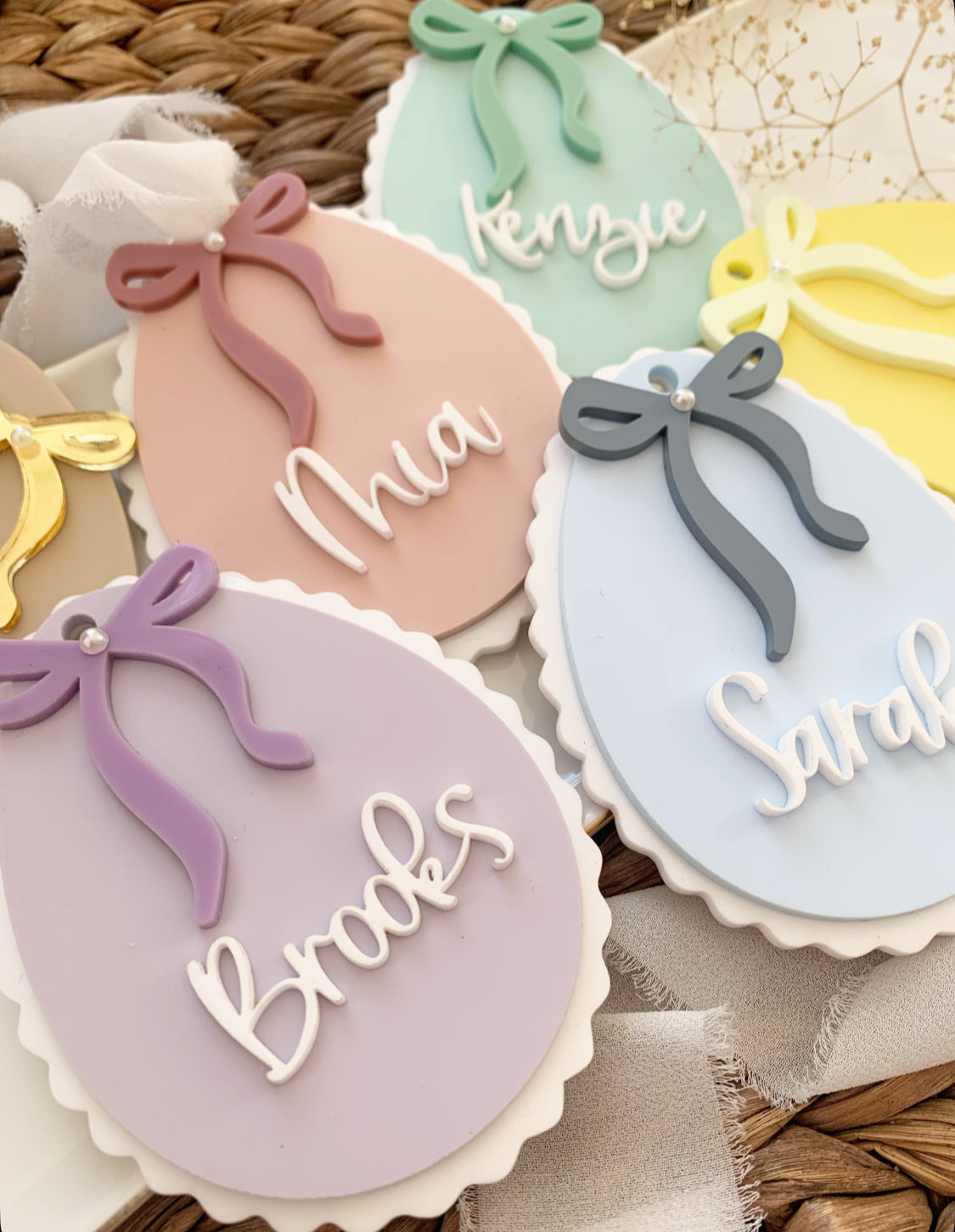 Pastel scalloped Easter basket tags with bows