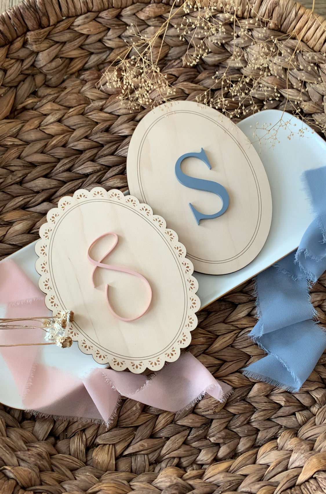 Nursery monogram plaque, scalloped oval baby initial shelf sign