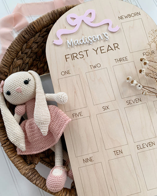 First year photo board - bow theme