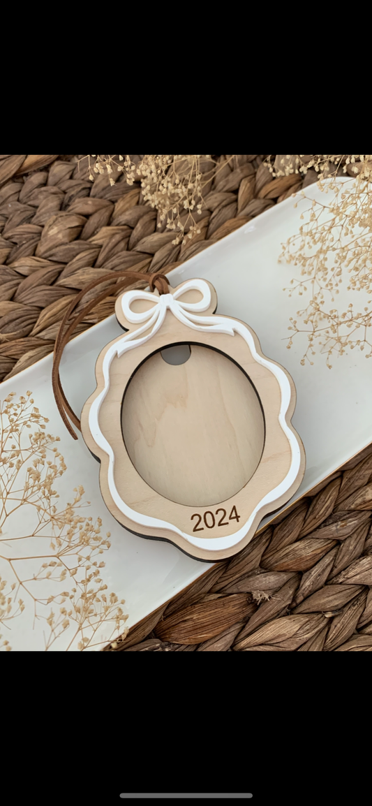 Bow picture frame ornament