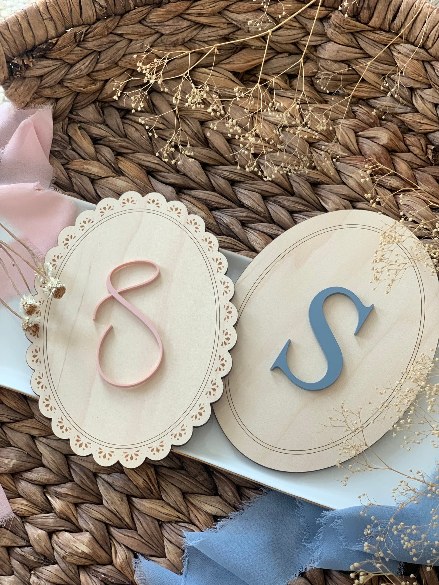 Nursery monogram plaque, scalloped oval baby initial shelf sign