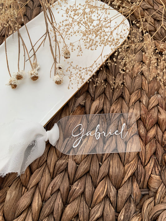Clear acrylic place cards with chiffon
