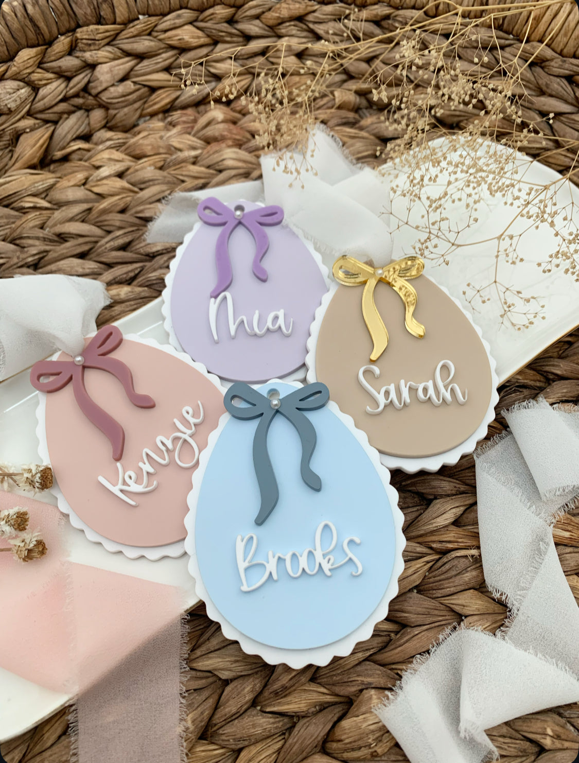 Pastel scalloped Easter basket tags with bows